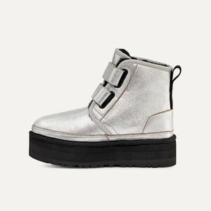 UGG Kids' Neumel Platform Leather Chukka